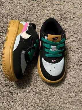 Nike Kids' Colorblock Low-Top Sneakers - Black/White/Gold/Pink/Teal